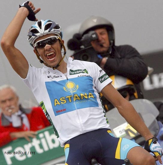 Alberto Contador Celebrando victoria. La Vuelta a España 2017 será la última carrera profesional de Alberto Contador